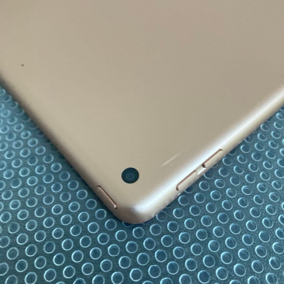 3128 電池新品☆比較的美品☆iPad8 第8世代 32GB WIFIモデル☆