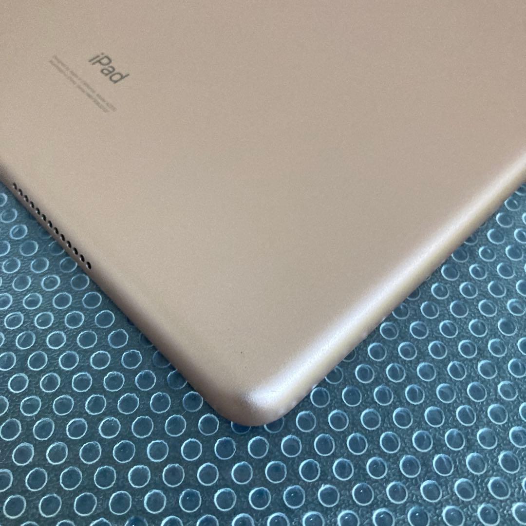 3128 電池新品☆比較的美品☆iPad8 第8世代 32GB WIFIモデル☆