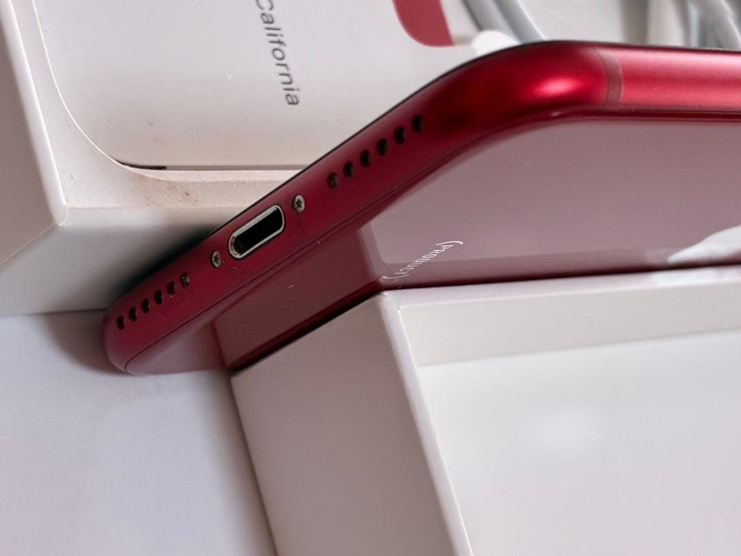 Apple iPhone SE(第３世代)赤 64GB