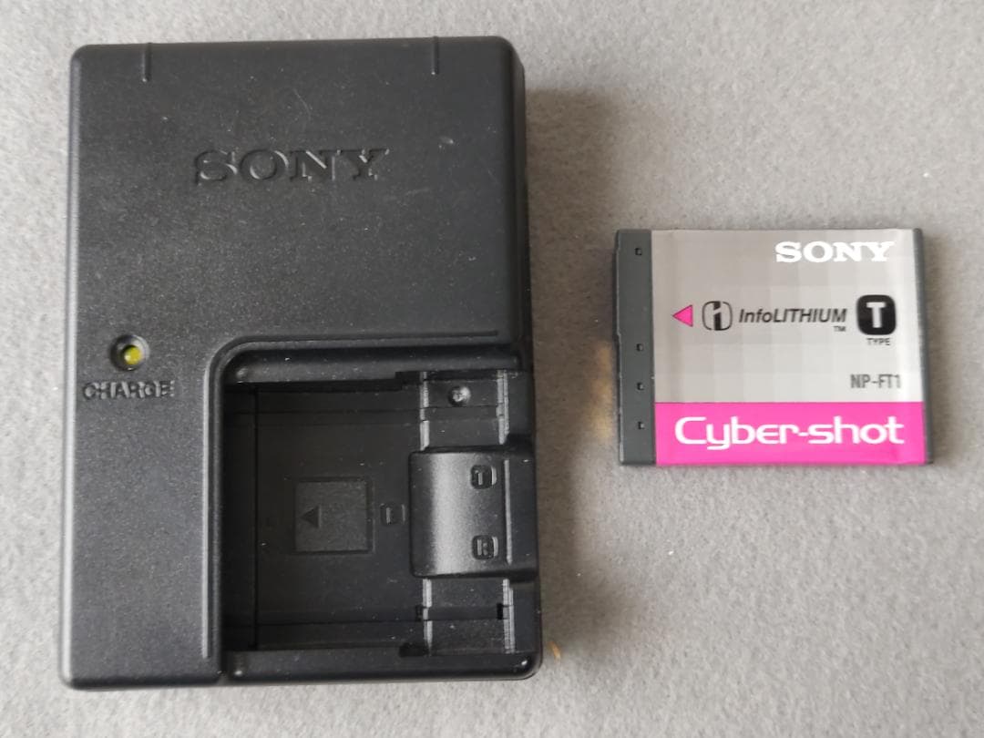 SONY ソニー　Cyber-shot DSC-T9　デジタルカメラ