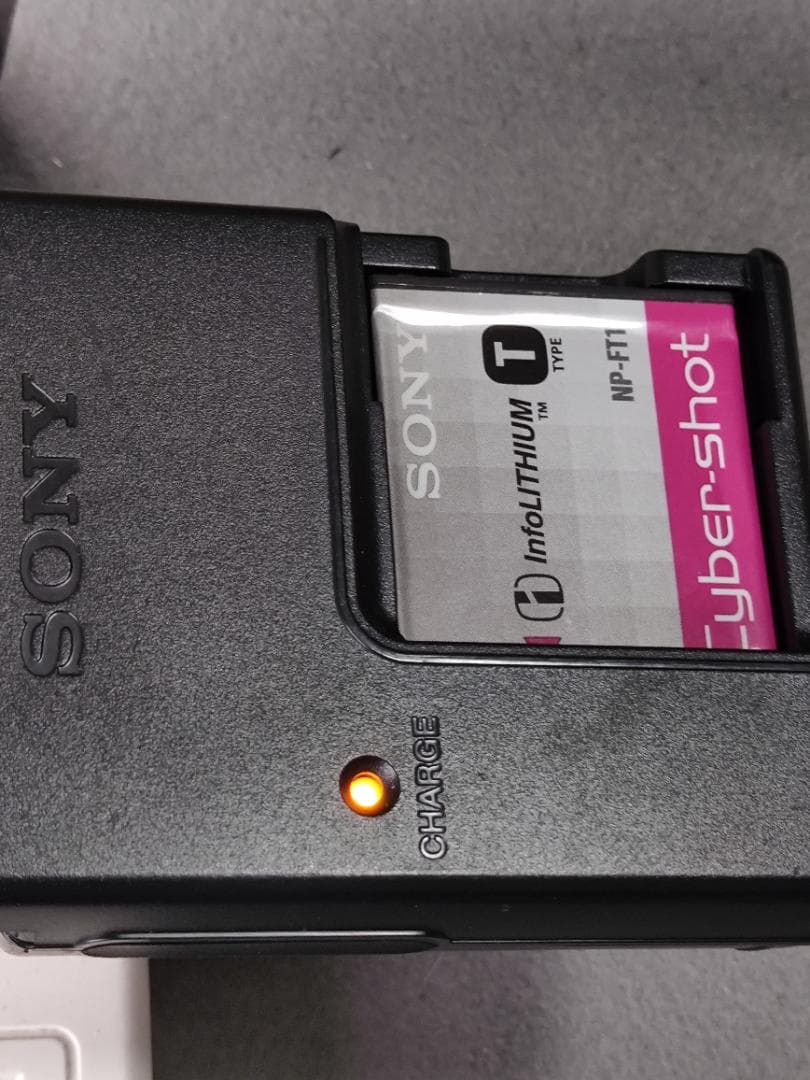 SONY ソニー　Cyber-shot DSC-T9　デジタルカメラ