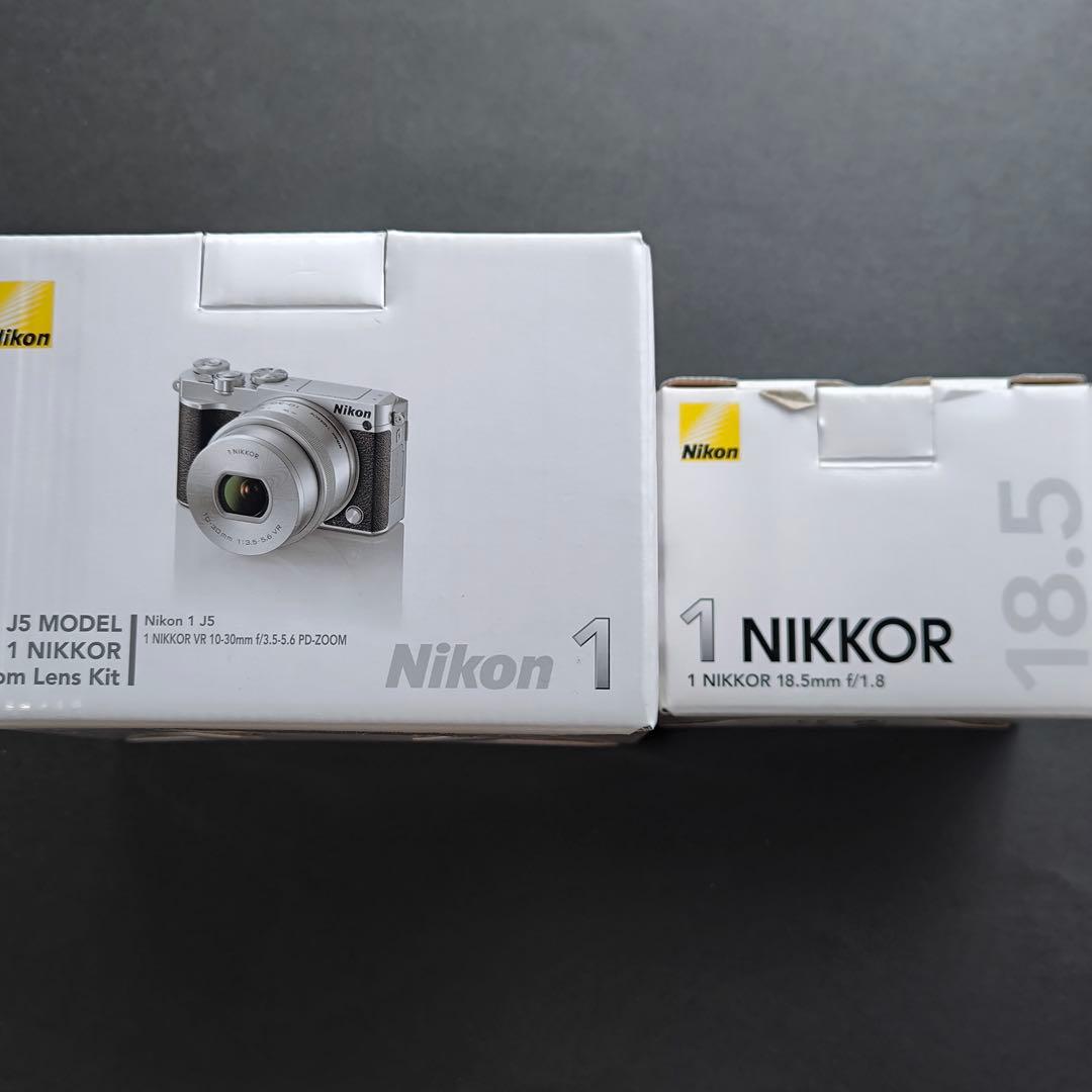Nikon 1 ミラーレスカメラ 本体と付属品