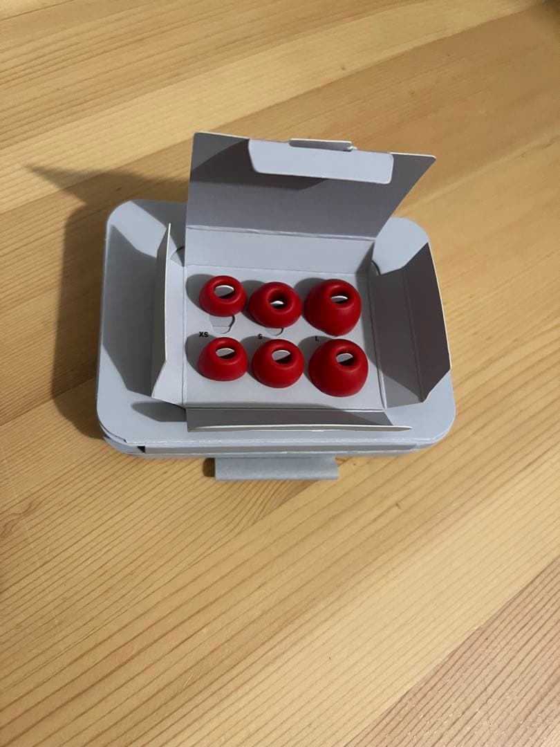 Beats Solo Buds レッド