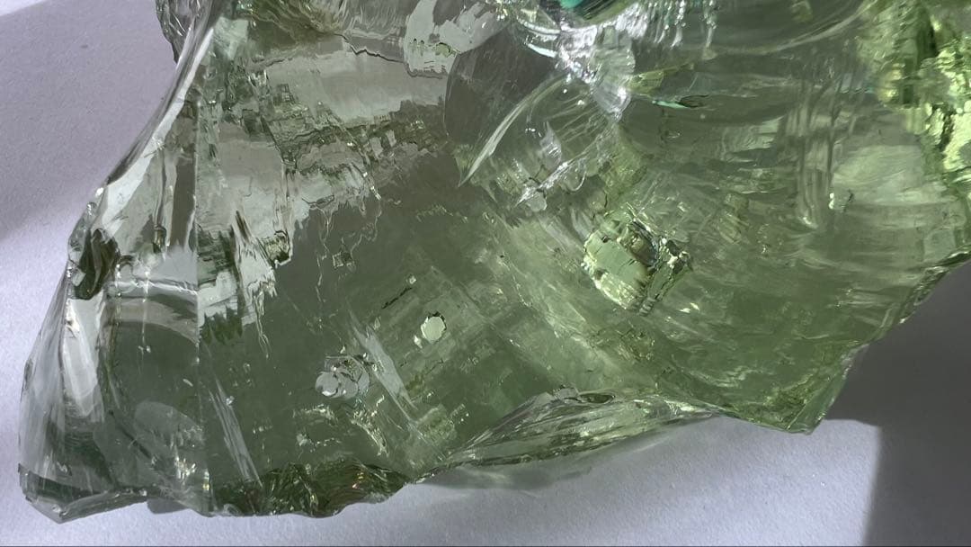 【アンダラクリスタル　オリーブ　623g インドネシアジャワ島産火山性ガラス】