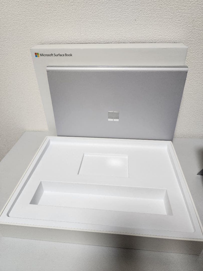 美品　Surface Book 2 i7/16GB/GTX1060