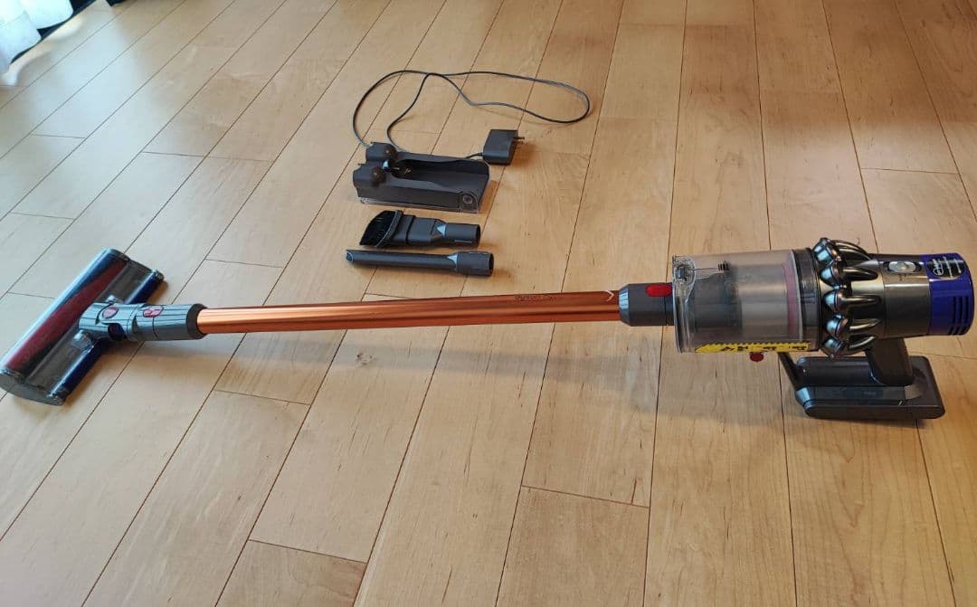 Dyson V10 Fluffy 起動不良（ジャンク品）部品取りに
