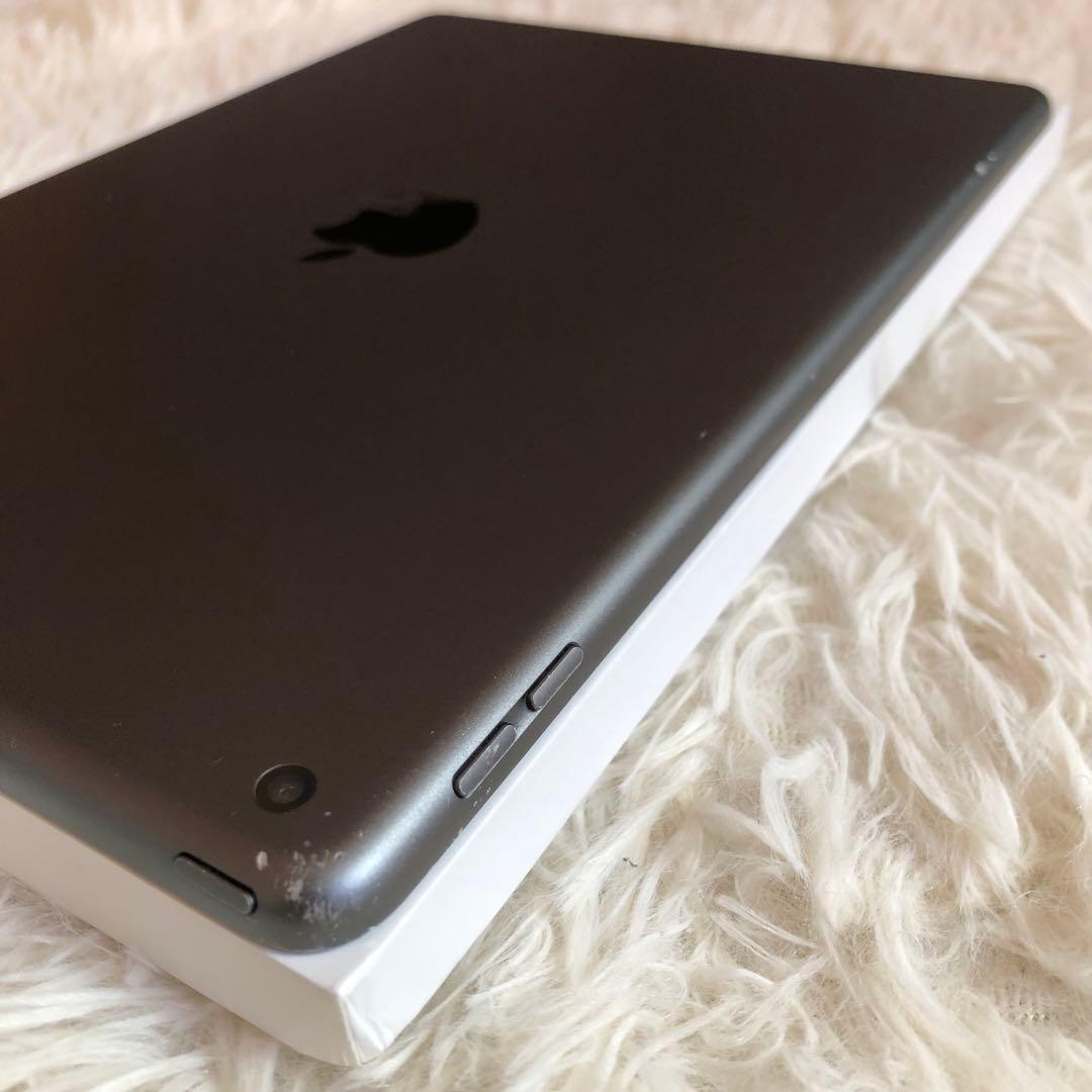 【早い者勝ち】iPad 第8世代 128GB Wi-Fi 【すぐ発送】