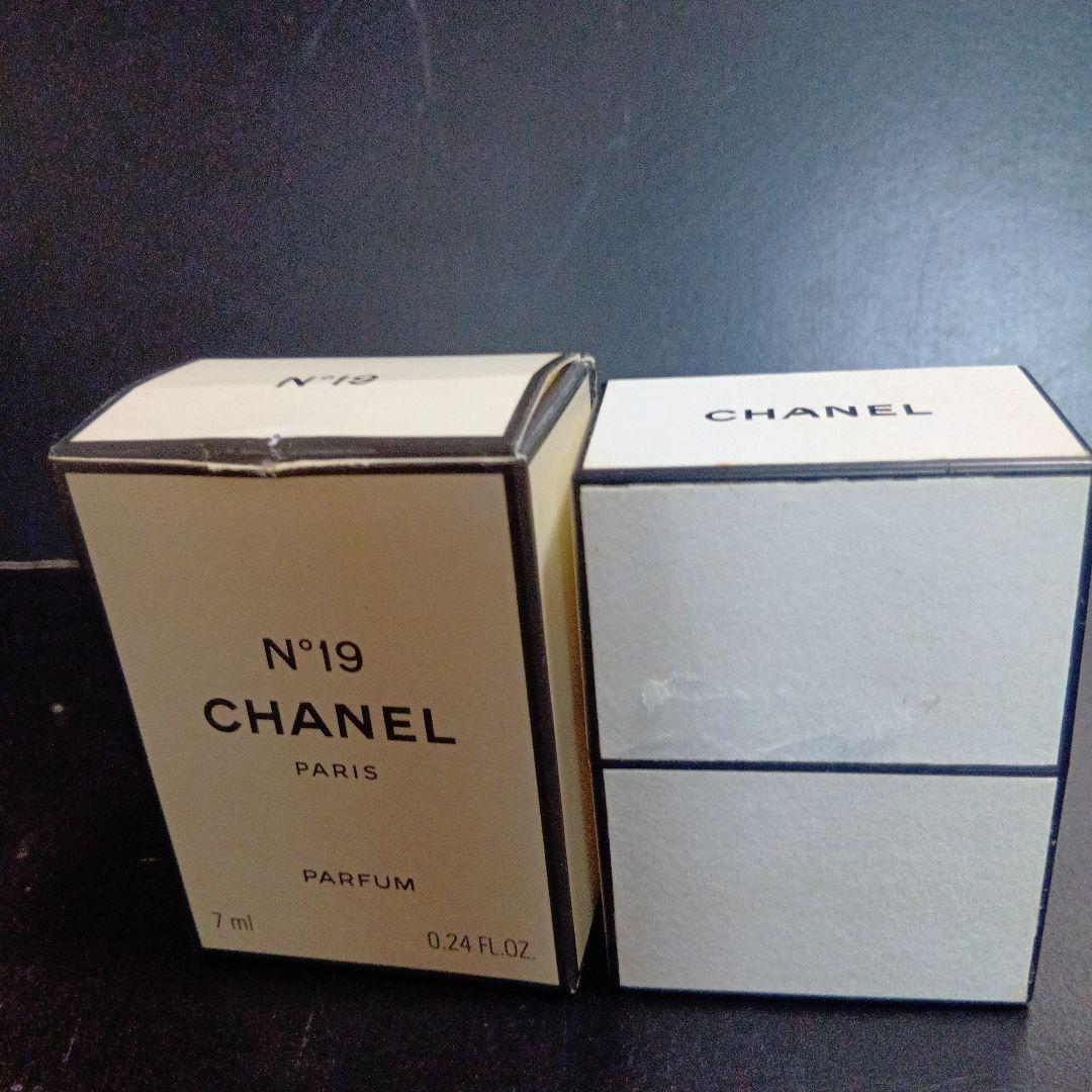 CHANEL N°19 パルファム オリジナルボックス付き