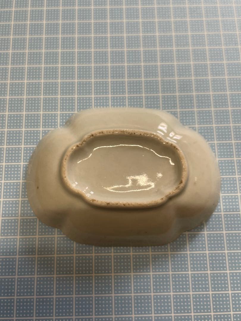 染付陽刻変形皿　5客【m1381 骨董　豆皿　手塩皿 小皿　まとめ売り　本物】
