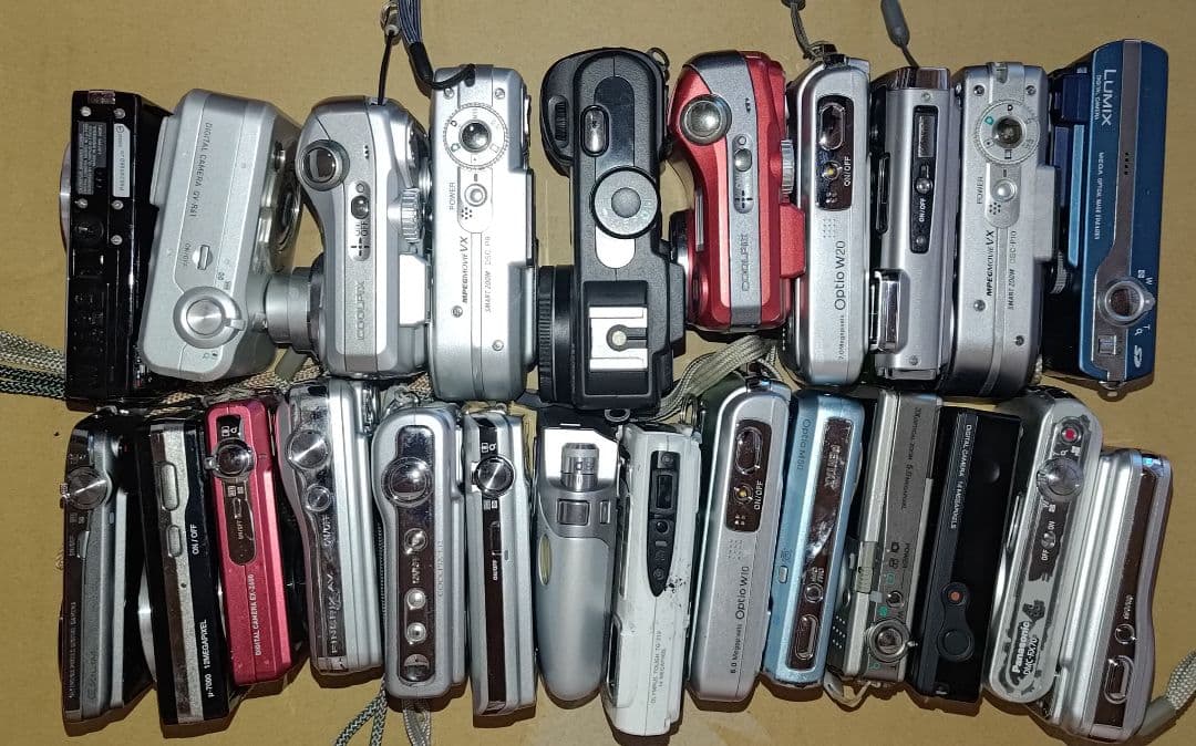 デジタルカメラ 24セット ジャンク品として売りたい