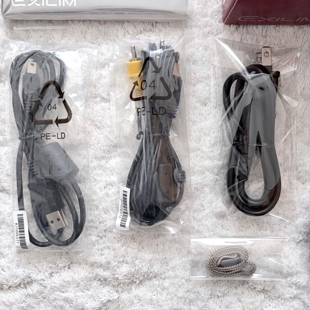美品【動作確認済】CASIO カシオ EXILIM EX-Z330 レトロカメラ