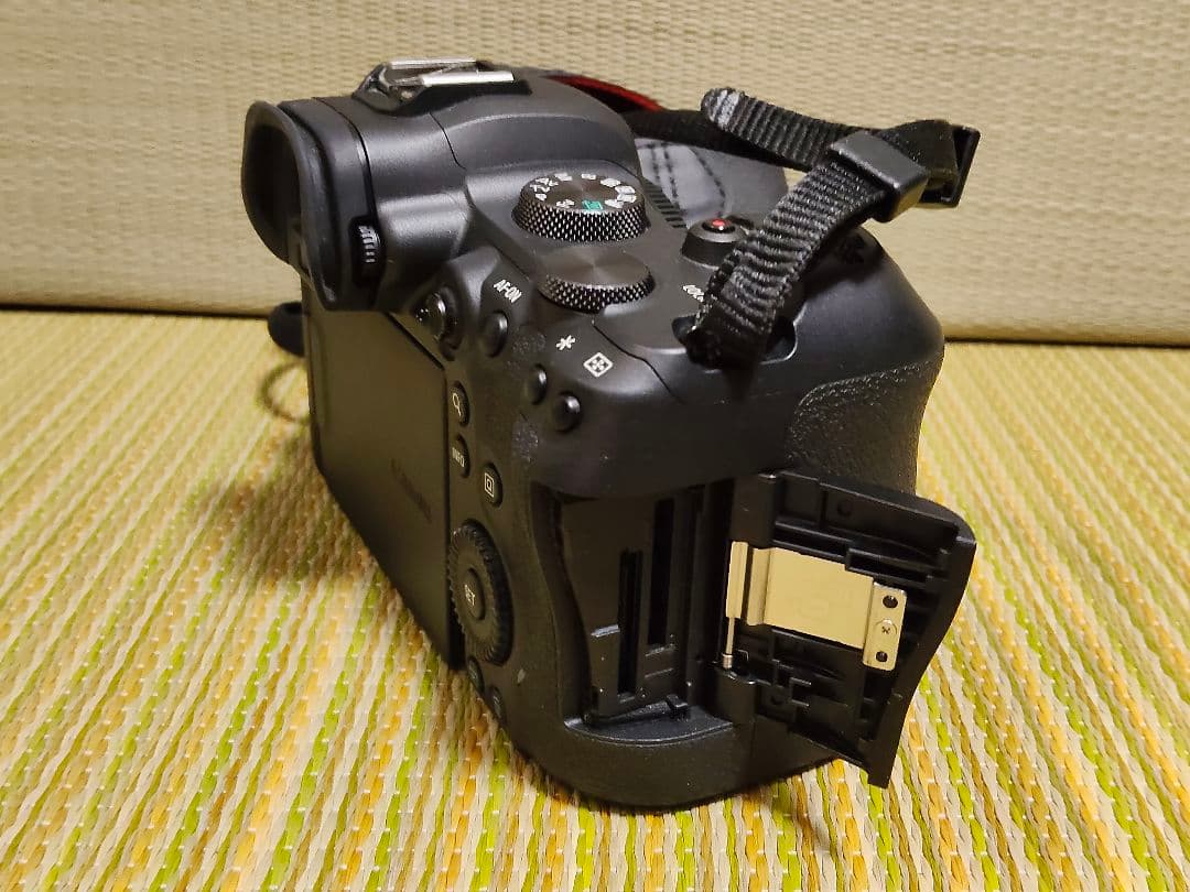 Canon EOS R6 本体 バッテリーチャージャー付き
