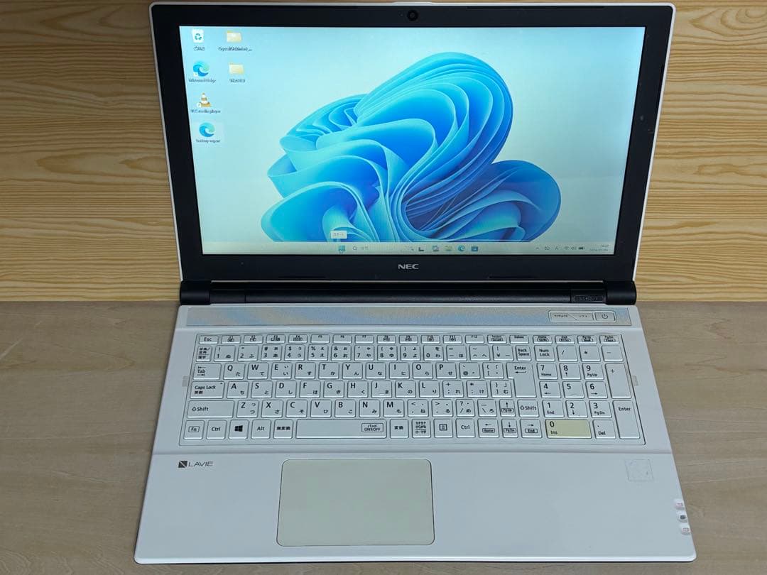 Win11入りジャンク i3モデルノートPC i3-7020U SSD128GB