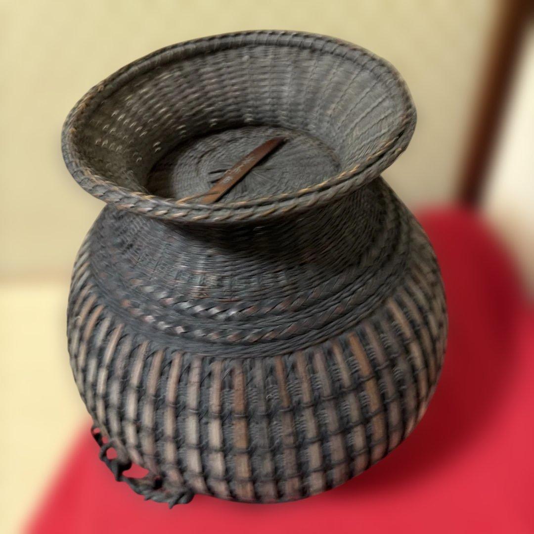 竹製の蓋付き編みかご　和風　和室　インテリア