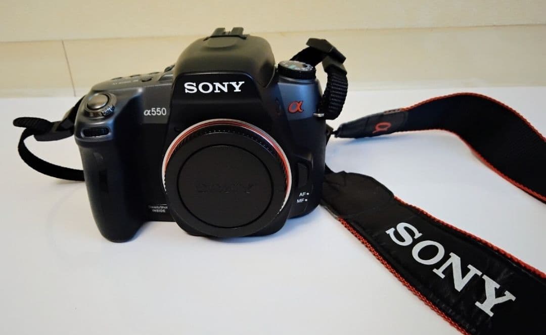 ★超美品★ 動作確認済み SONY α550 デジタル一眼レフカメラ 充電器付き