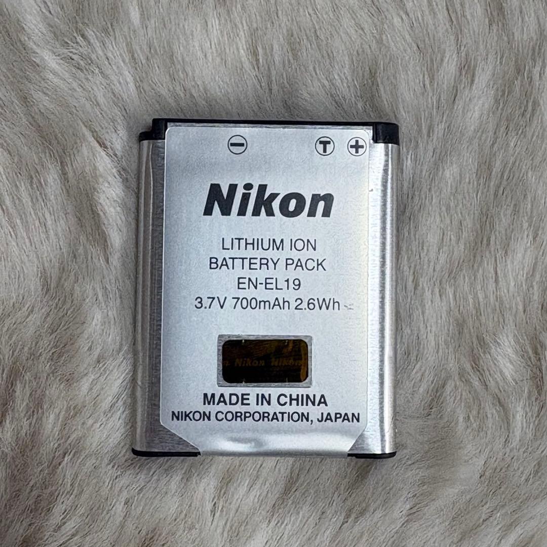 ⭐️Nikon ⭐️ COOLPIX A100 シルバー　本体　バッテリー