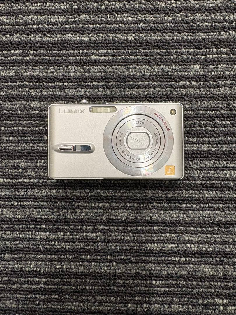 【極美品】Panasonic LUMIX DMC-FX9-S シルバー コンデジ