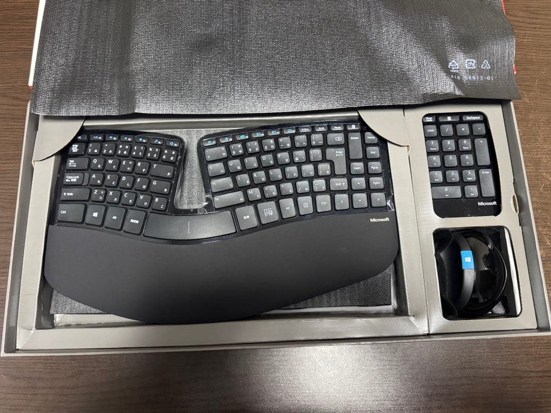 キーボード Microsoft Sculpt Ergonomic Desktop