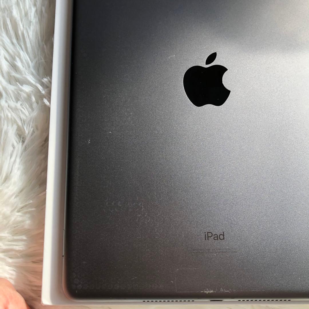 【人気端末】iPad 第8世代 32GB cellular【すぐ発送】