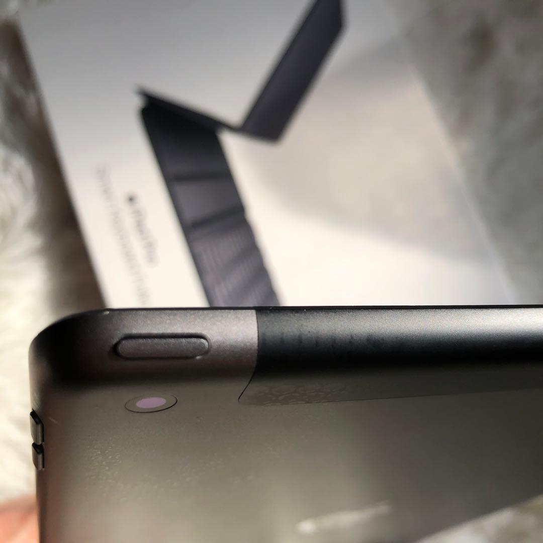 【人気端末】iPad 第8世代 32GB cellular【すぐ発送】