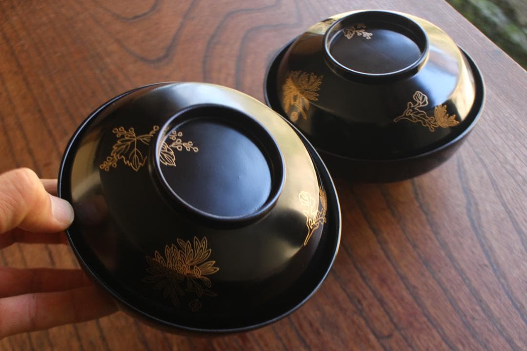 デッドストック！端正な黒漆に極上菊桐蒔絵の映える煮物椀2点（検輪島塗雑煮椀