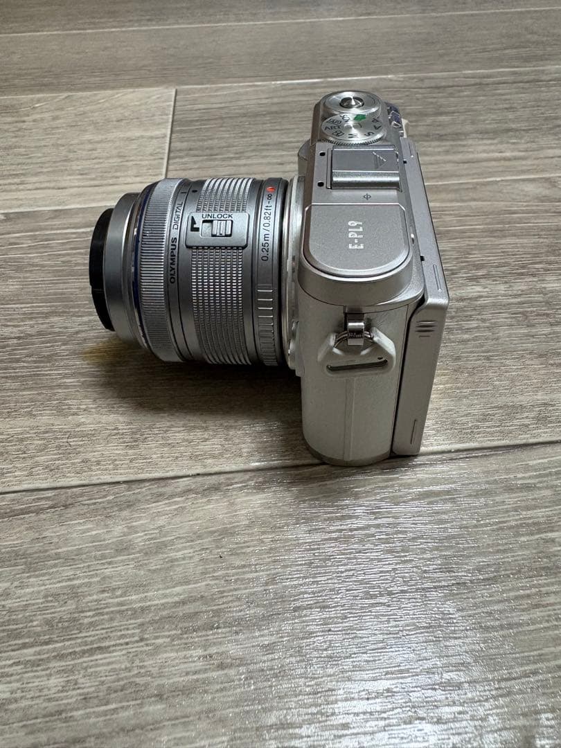 OLYMPUS PEN E-PL9 ホワイト 交換レンズ付き
