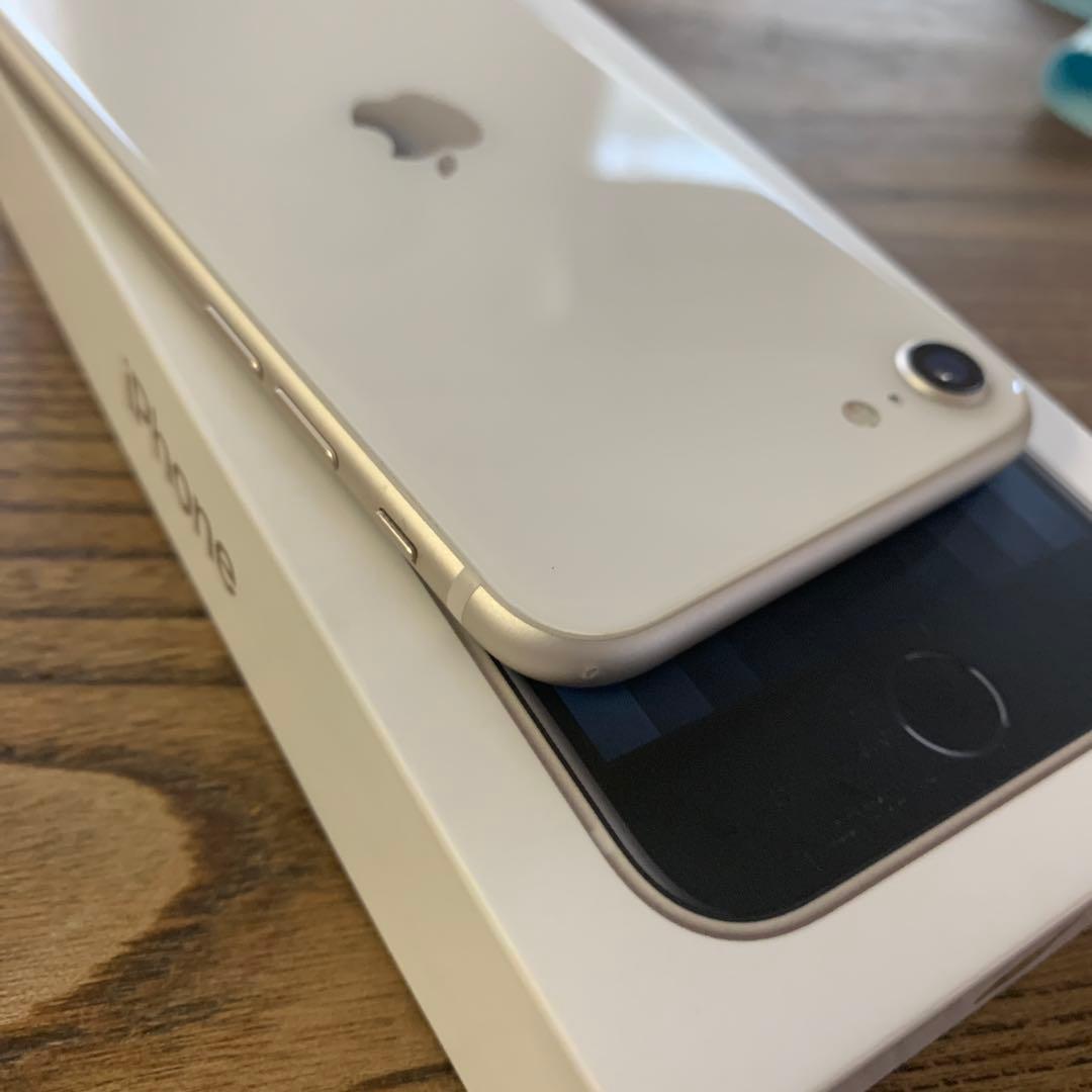 Apple iPhone SE 第3世代 ホワイト　SIMフリー
