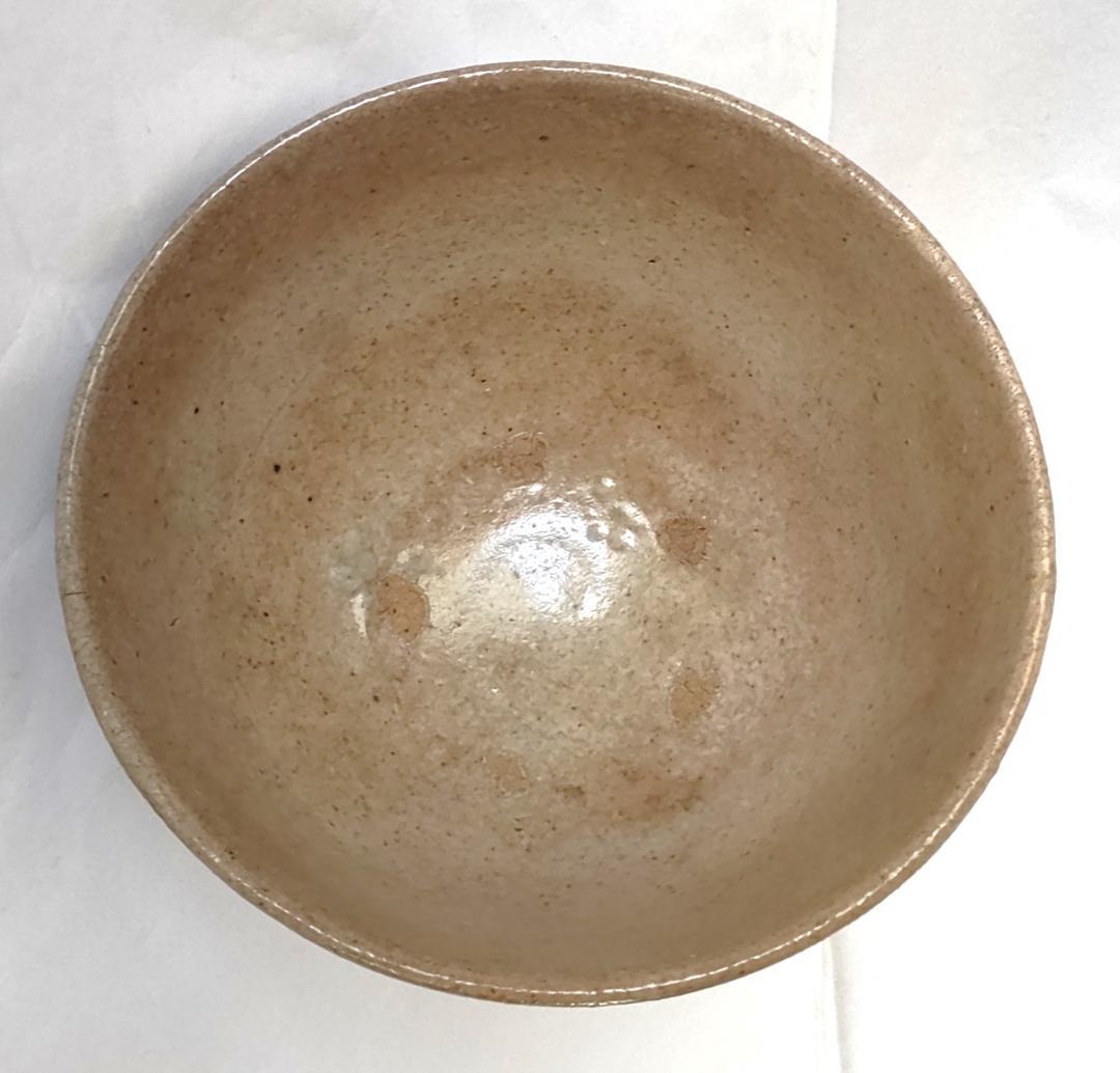 茶碗 薄茶色 下部と裏底に釉薬 Ae-236