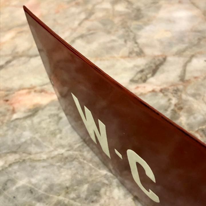 フランス　ホーロープレート　\"W - C\"