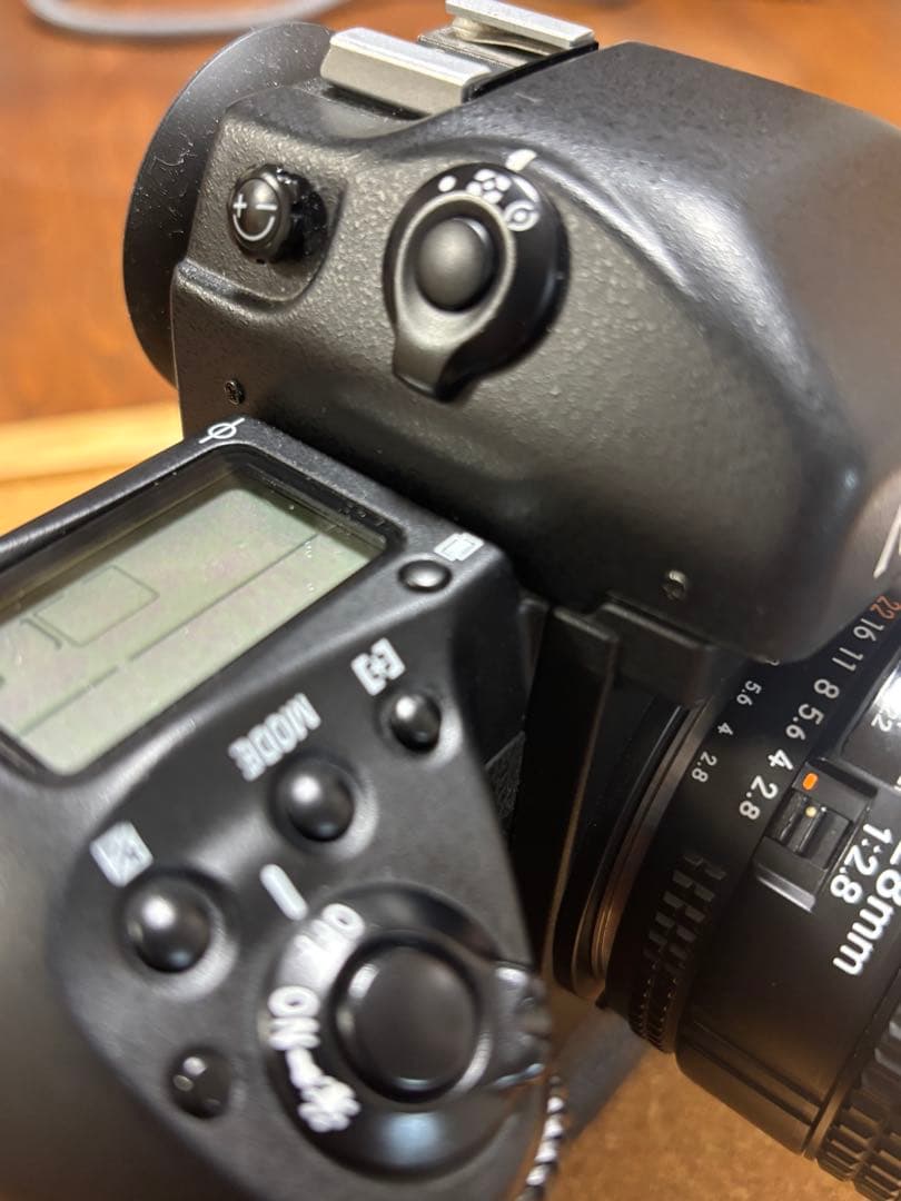 Nikon F5 一眼レフカメラ 28mmレンズ付き
