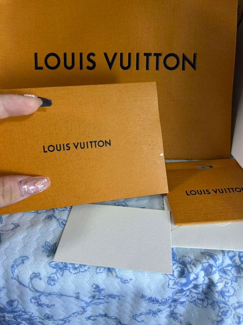 LV SYMPHONY 香水 おすすめ、 付属品あり