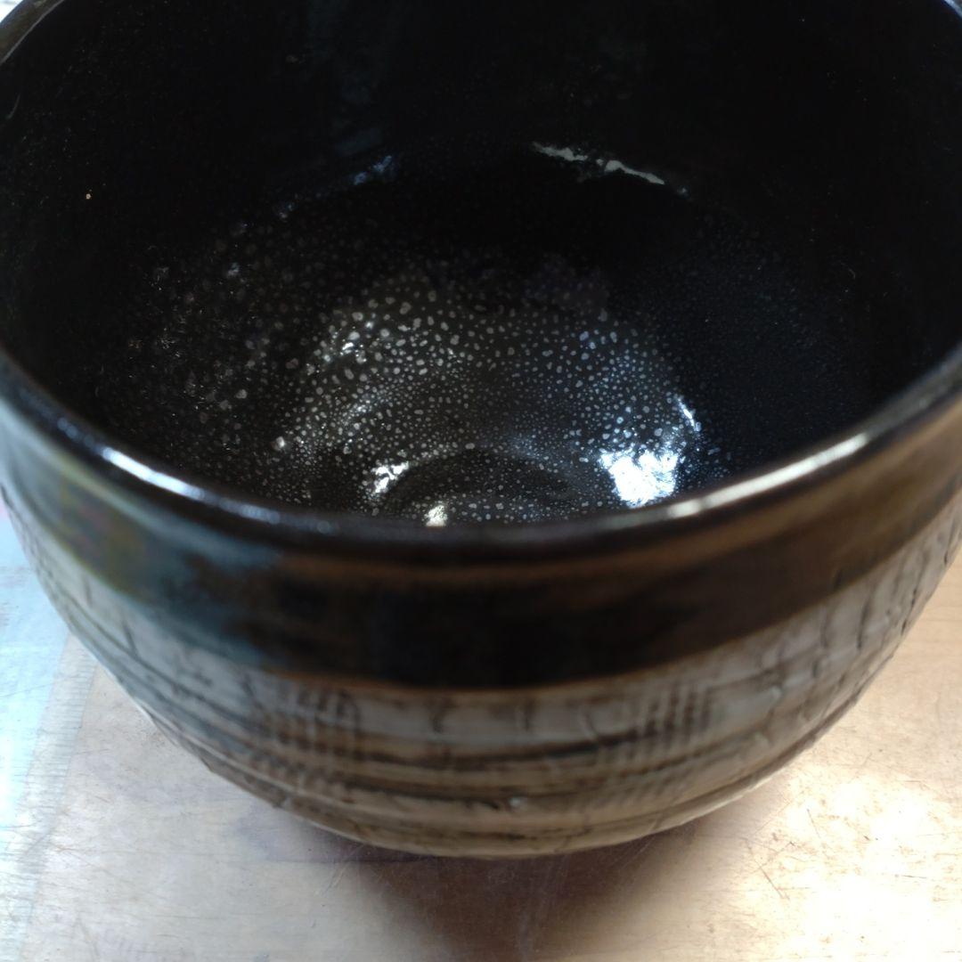 亀裂模様黒茶碗