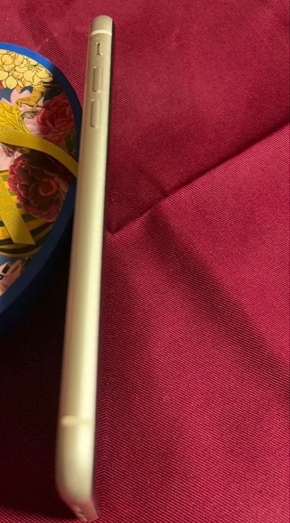 《iPhone11》64GB ホワイト
