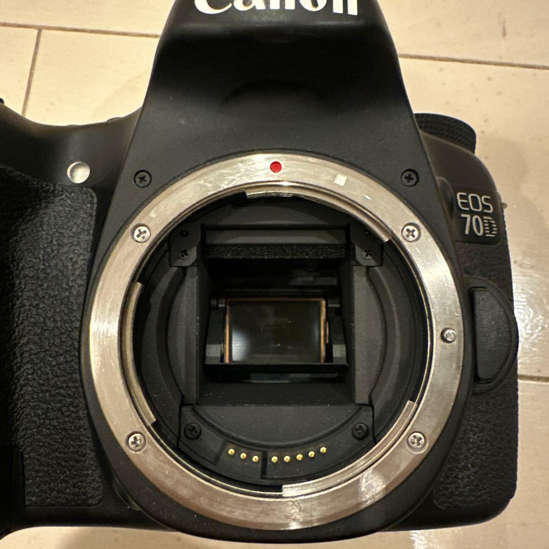 Canon キヤノン EOS 70D ボディキヤノン EF-S 18-135mm