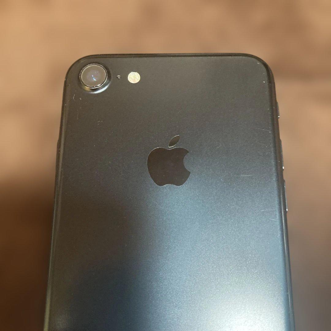 iPhone 7ブラック 128GB本体