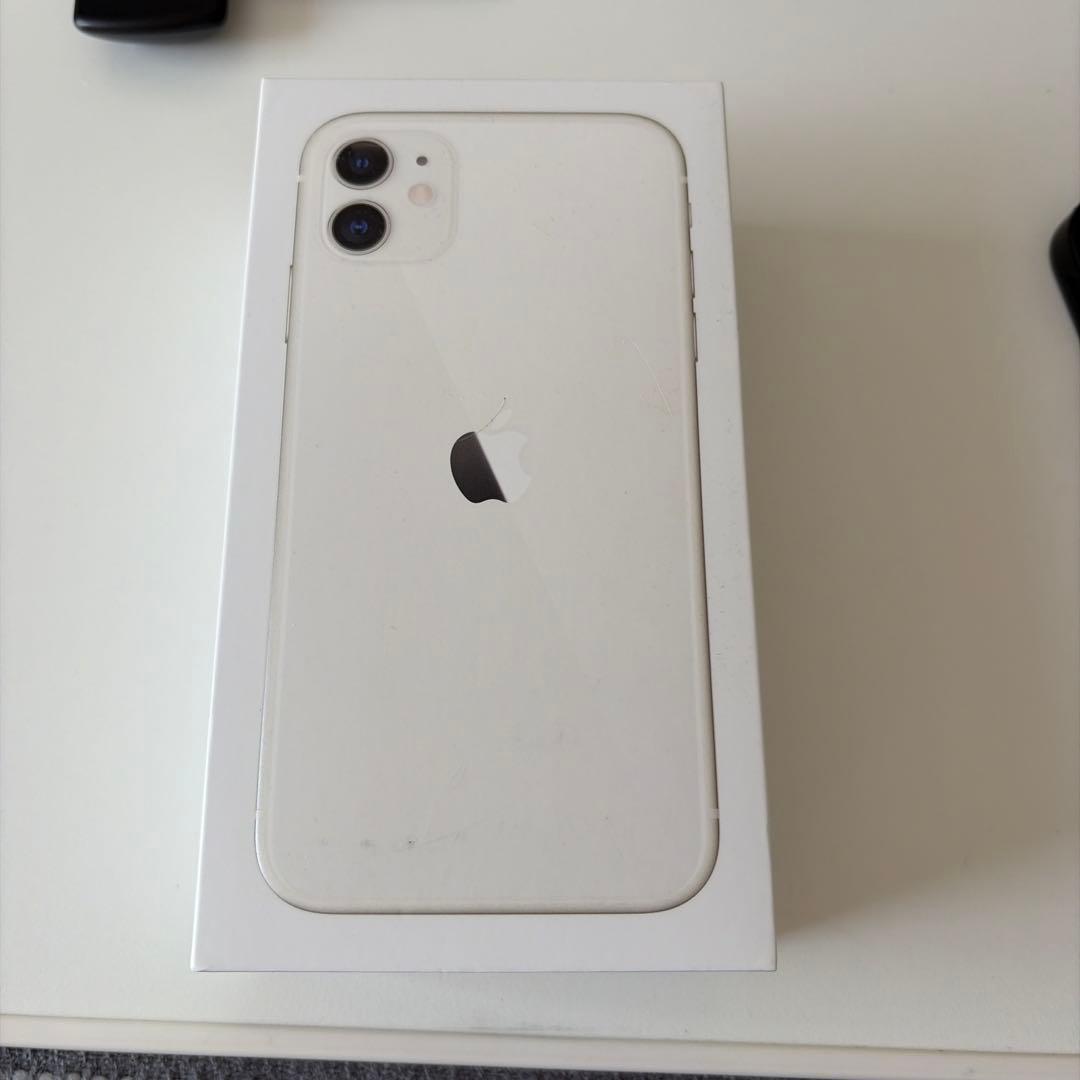 iPhone 11 128GB ホワイト　SIMフリー