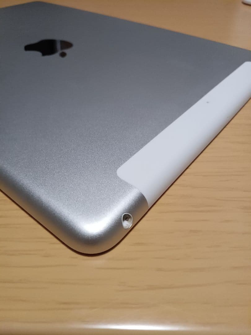 Apple iPad 第6世代 Wi-Fi +Cellular32GB