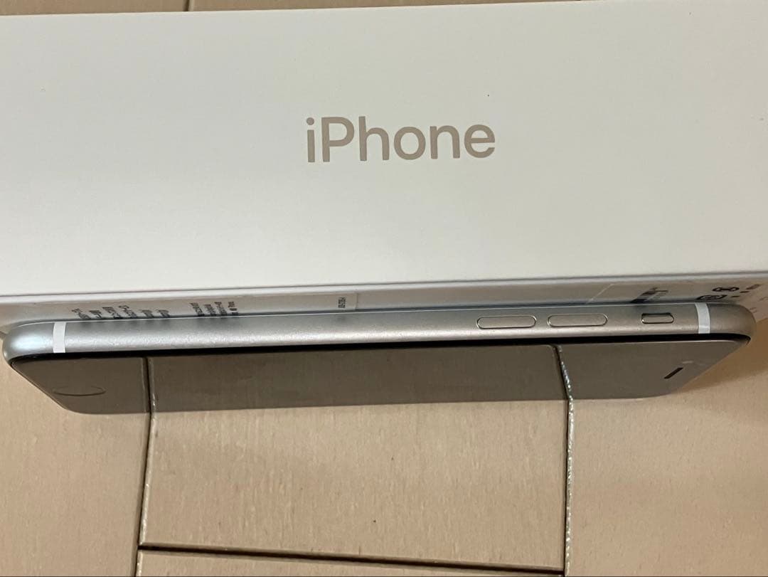 【iPhone SE（第2世代）64GB ホワイト】本体＋付属品完備