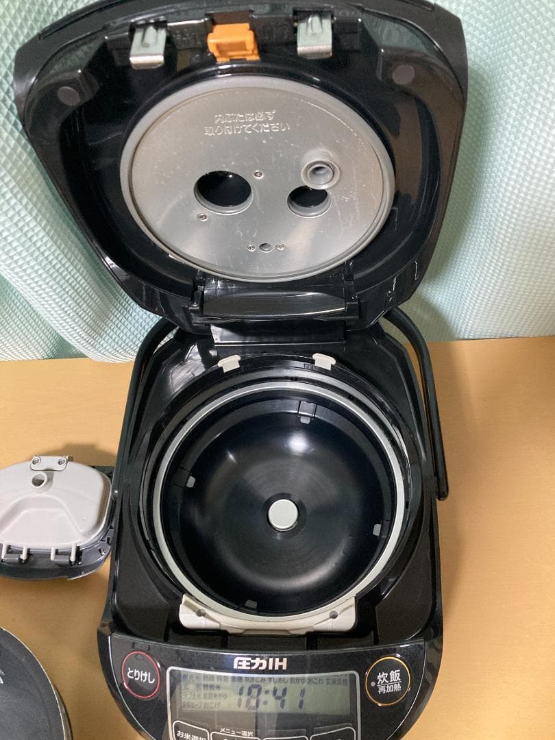 ★★★象印NP-SF10E5 極め羽釜 極め炊き 5.5合炊 圧力IH炊飯器