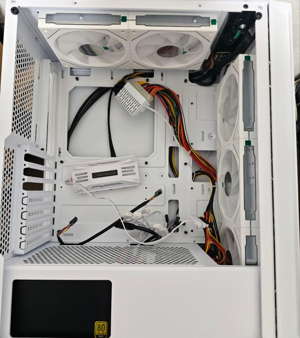デスクトップケース・RGBコントローラー・電源ユニット