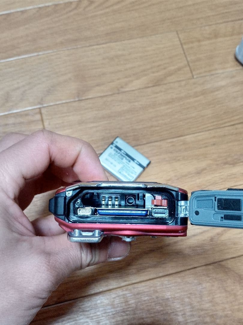 中古　OLYMPUS オリンパス Tough TG-820　タフ TG820