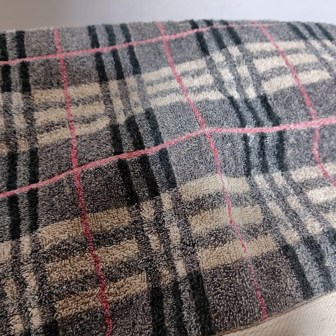バーバリー・BURBERRYのバスタオルです。大判です。