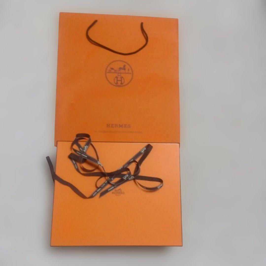 HERMES　箱　ショッパー　リボン