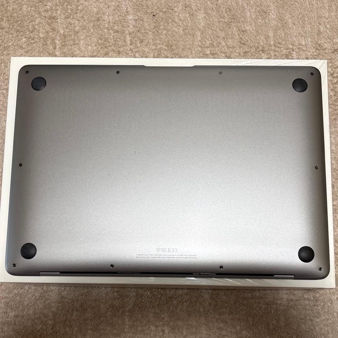 Apple M1チップ搭載13インチMacBook Air 元箱付き