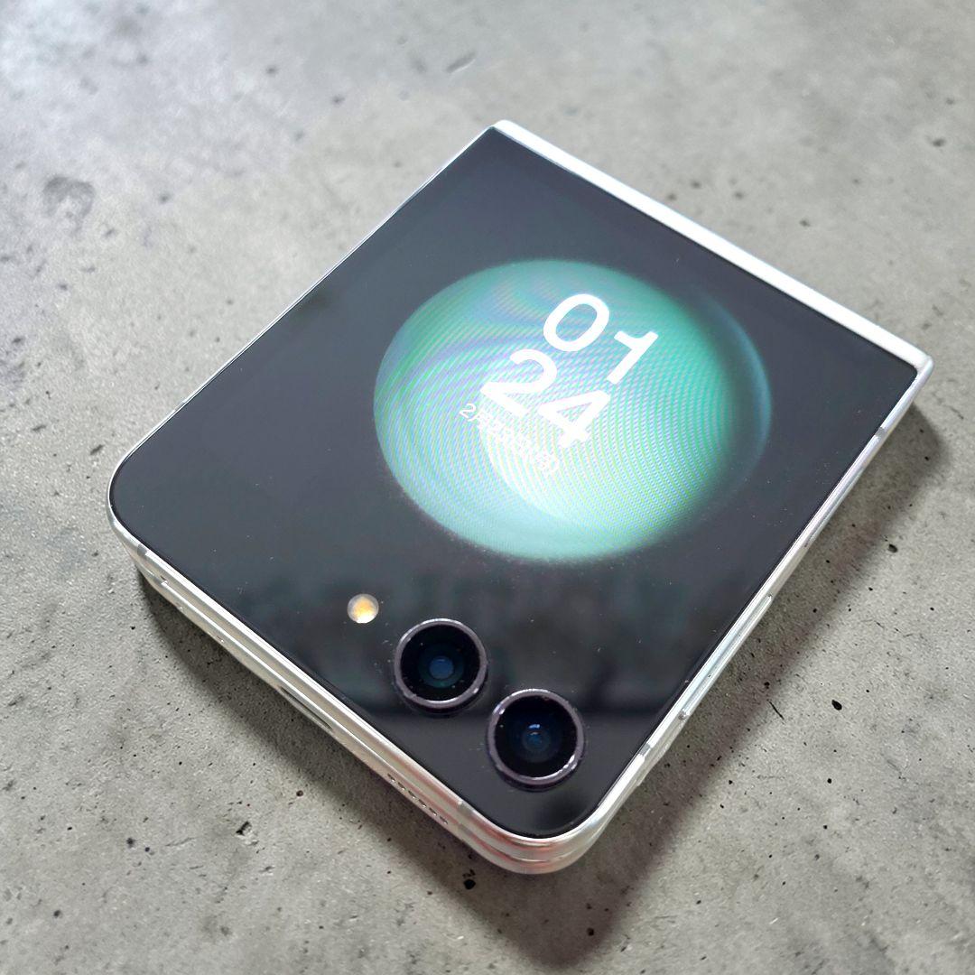 Galaxy Z Flip5 本体 SCG23 国内版 ミント 256GB