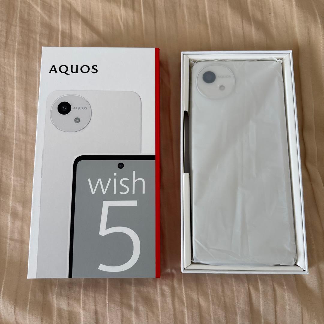 AQUOS wish 5 SH-52F ホワイト　本体　docomo版
