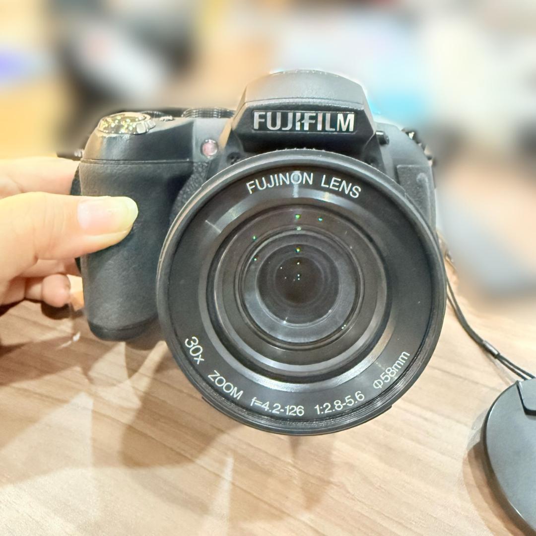 FUJIFILM 富士フイルム FinePix HS10 ネオ一眼 30倍ズーム