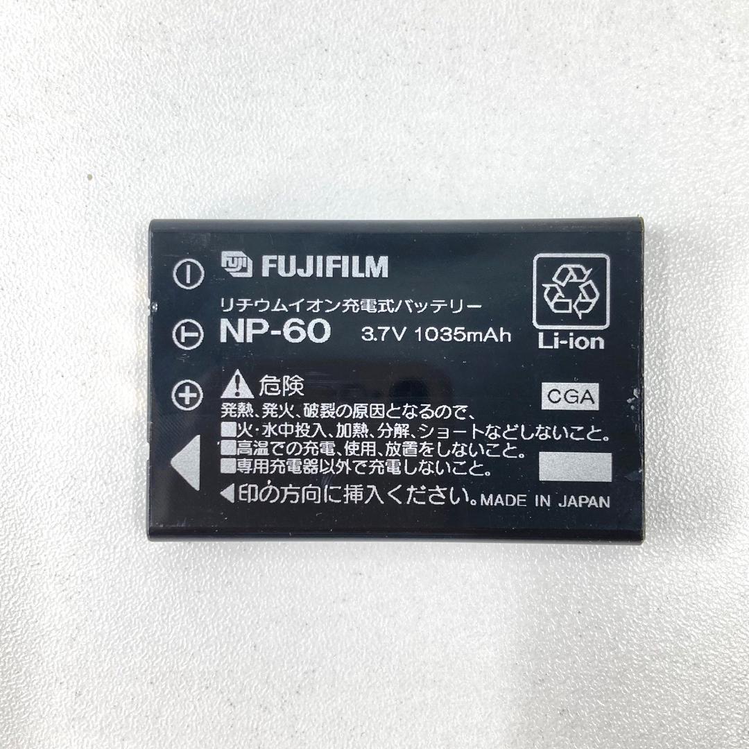 FUJIFILM　コンパクトデジタルカメラ　Finepix F401　シルバー