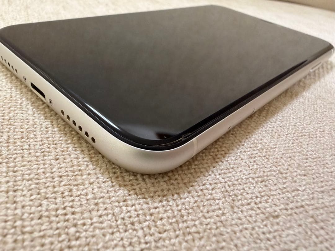 iPhone11本体　ホワイト　128GB SIMフリー