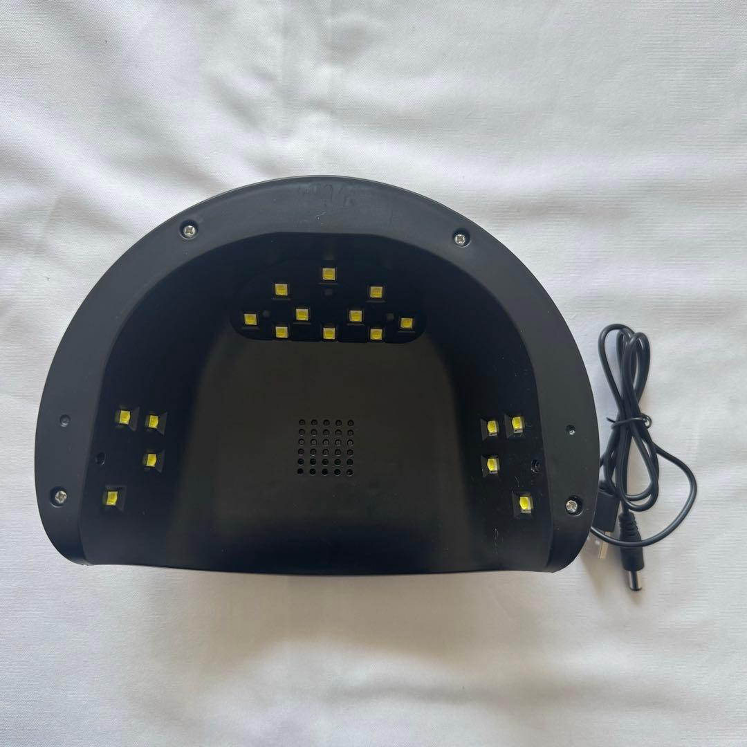【ネイル用品セット】ジェルネイル LEDライト付き パーツ・ブラシ等（まとめ売）